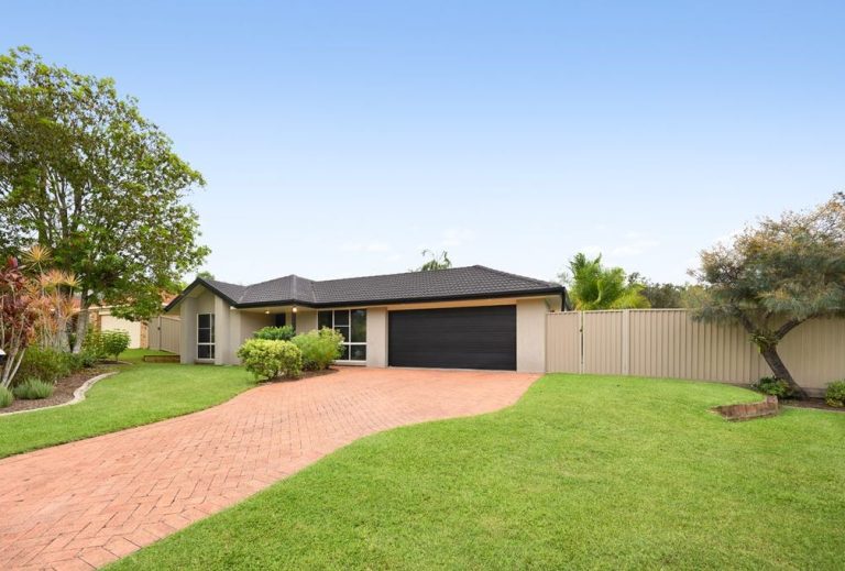 A modern family home in Helensvale secured by Vision Property Buyers for over $1.2 million with a strong investment yield.